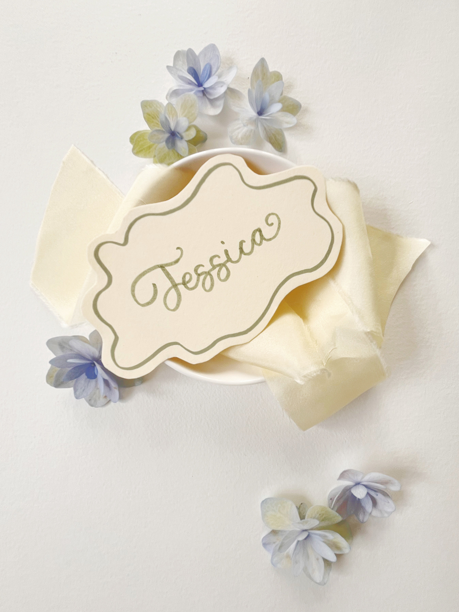 Squiggle Wave Place Cards Oval Lemon